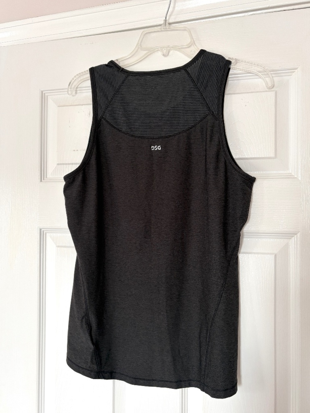 DSG Women's Black Athletic Tank Top Size Medium - Picture 2 of 5